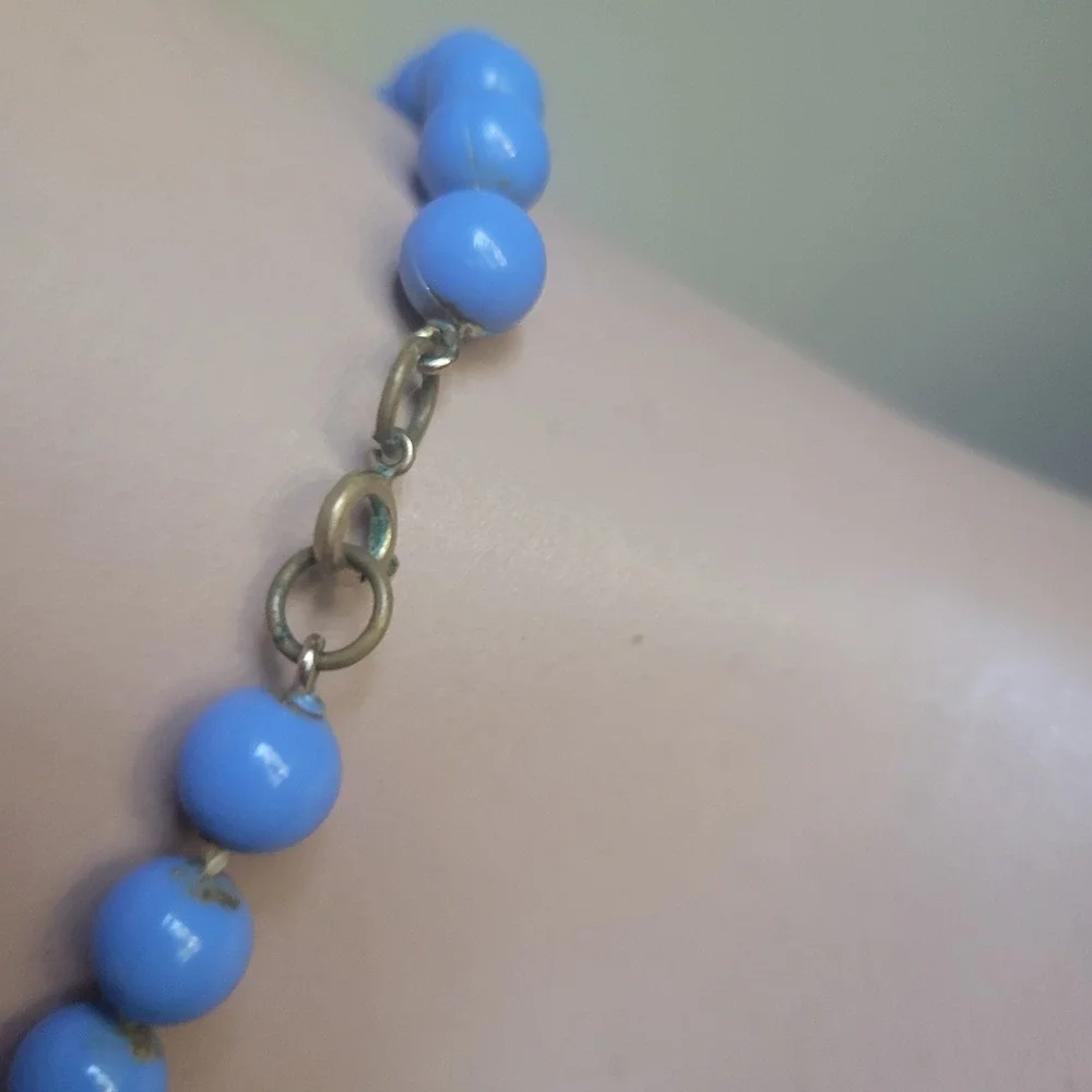 Vintage Periwinkle Blue Graduated Bead‎ Necklace 18
